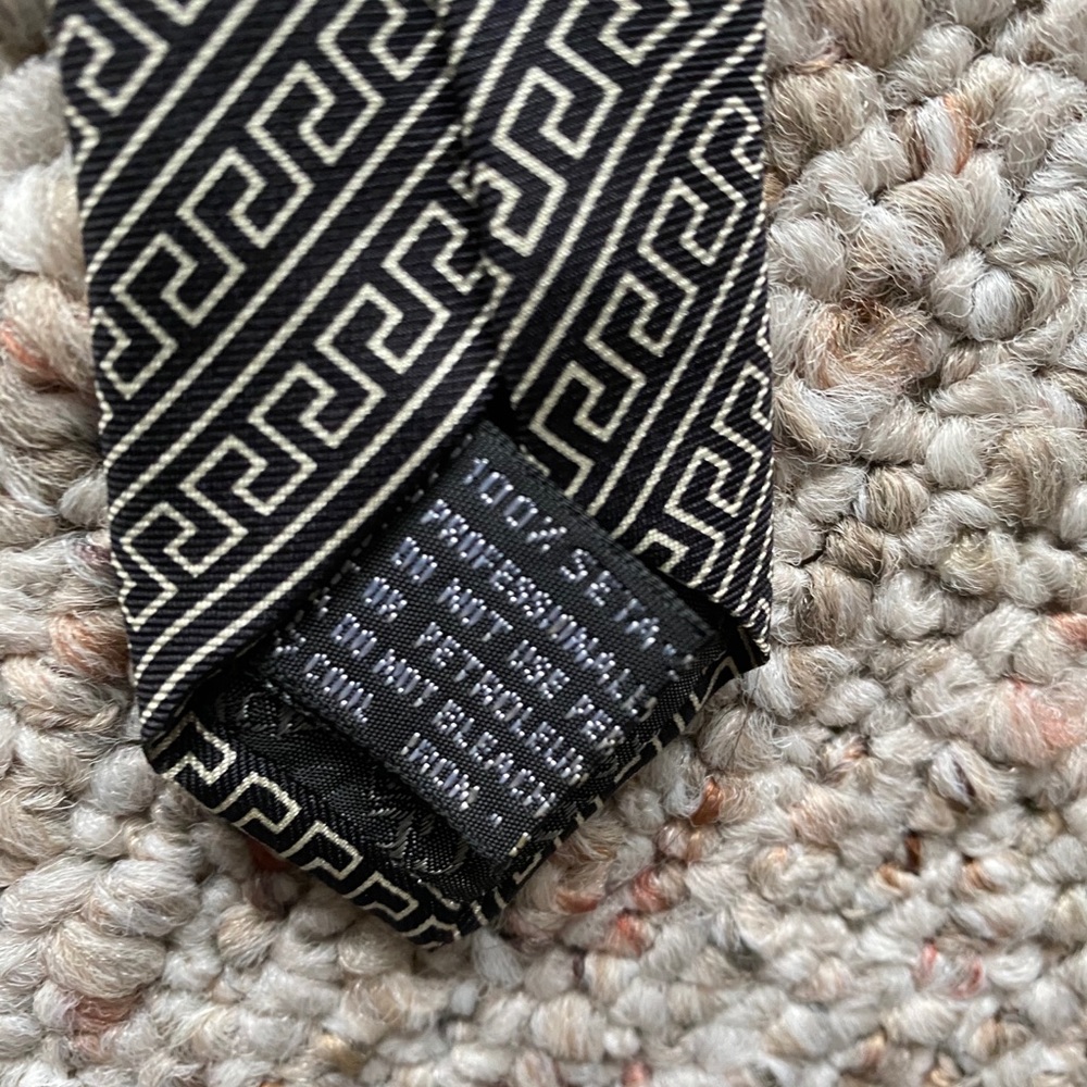 Versace tie - Picture 3 of 4